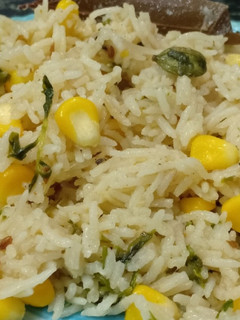 ஸ்வீட் கார்ன் புலாவ் (Sweet corn pulav recipe in Tamil) செய்முறை முக்கிய புகைப்படம்