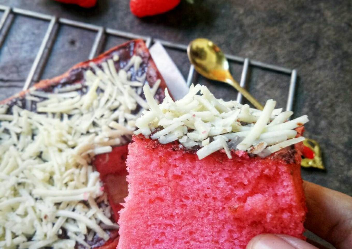 Bolu Susu Strawbery Keju
