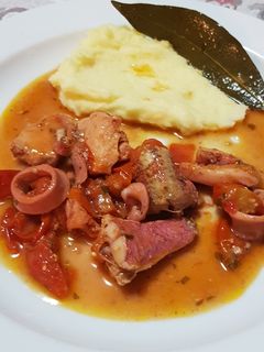 Foto di Zuppa di pesce improvvisata con purè di patate