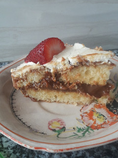 Una foto de Torta leche caliente (ideal bizcochuelo de cumpleaños)