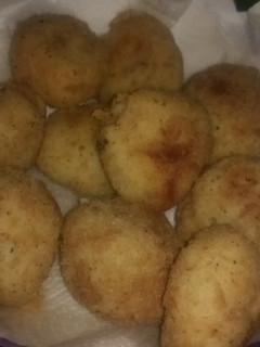 Una foto de Bombas de papa, rellenas con jamón y queso