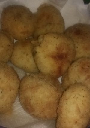 Una foto de Bombas de papa, rellenas con jamón y queso