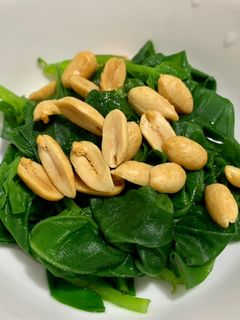 川燙甜菠菜配花生米 的食譜成品照片