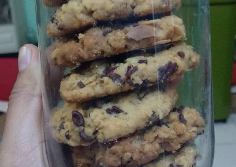 Bagaimana Menyiapkan Oat choco cookies yang Enak