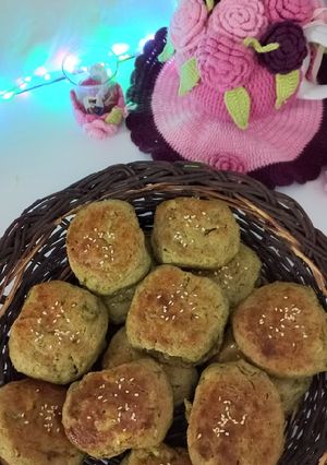 عکسی از دستور نان شوید وسیب زمینی وگردو