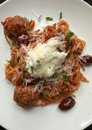 A picture of Pressure Cooker Spaghetti and Meatballs.