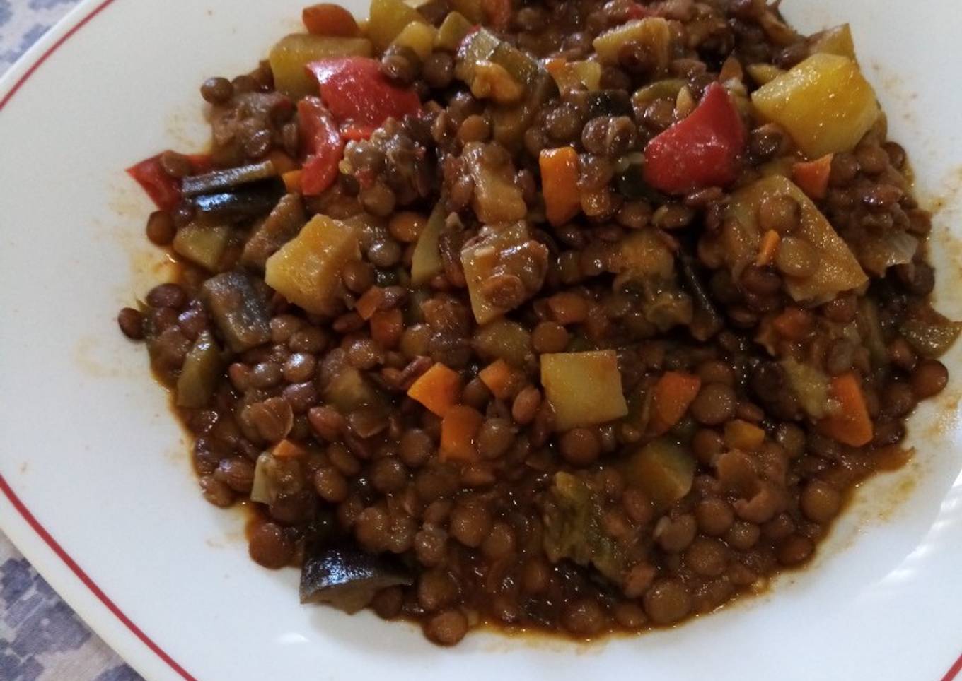 Potaje de lentejas, con sofrito de verduras
