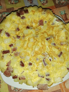 Una foto de Tortilla con salchichas