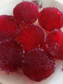 عکسی از دستور ژله بستنی با طعم انار وموز و تخم شربتی