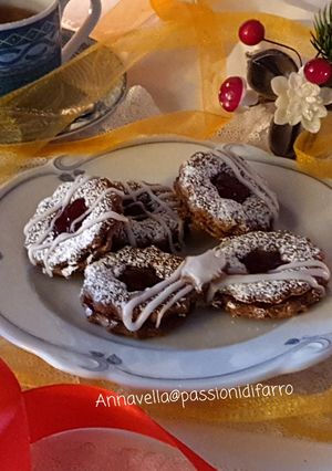 Foto di Linzer cookies vegan e glutenfree