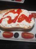 Ensaladilla en barquita con salmón