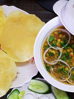 भटूरे (Bhature recipe in Hindi) रेसिपी मुख्य फोटो