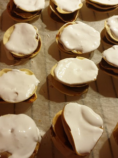 Una foto de Alfajores santafesinos