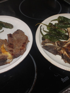 Una foto de Chuletón para compartir con pimientos