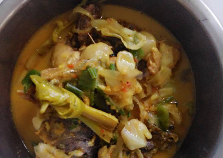 Langkah Mudah untuk memasak Ikan mas kuah kuning maknyus yang praktis