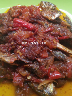 Foto resep 10. Ikan Asin Keranjang Sambal Tomat