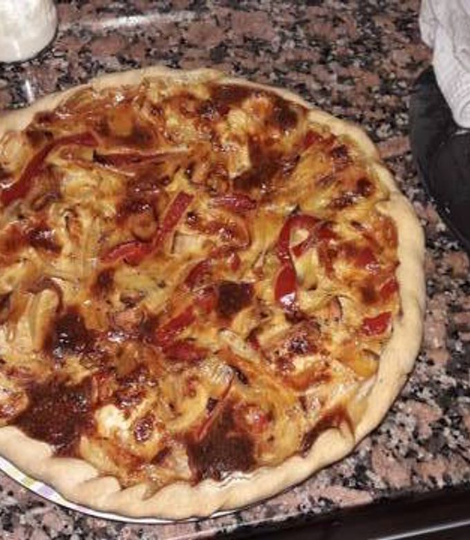 Una foto de Tarta de cebolla y morrón con masa casera