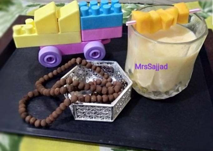 Step-by-Step Guide to Prepare Homemade Mango milkshake