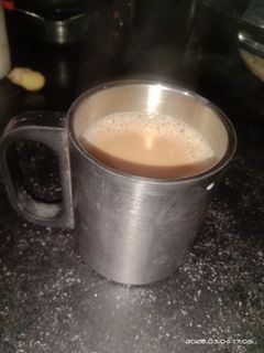 अदरक वाली चाय रेसिपी मुख्य फोटो