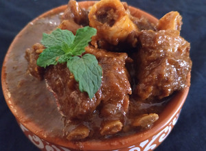 A picture of Odia style mutton curry.