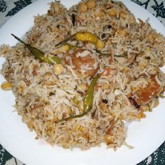 A picture of Hyderabadi Sindhi Chickpea Pulao.