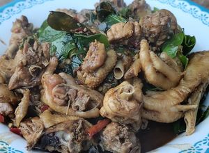 รูปของ คั่วแห้มไก่บ้านใบยี่หร่า สูตร ภาคเหนือ