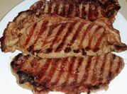 Una foto de ribeye steak