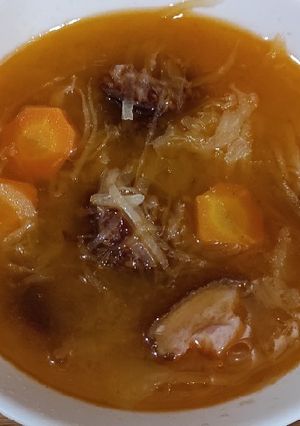 Savanyú káposztás bableves recept fotója