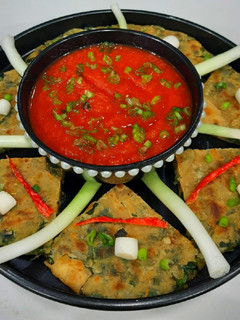 સ્ટફડ પરાઠા(Stuffed paratha Recipe in Gujarati) રેસીપી મુખ્ય ફોટો