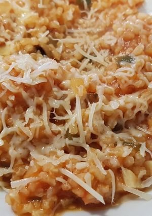Una foto de Arroz con tomate y champiñones