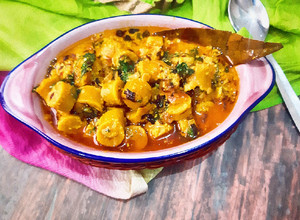 A picture of Gatte ki sabzi.