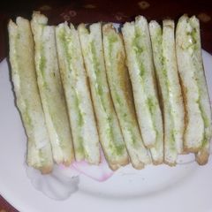 A picture of Cheese chutney sandwich.