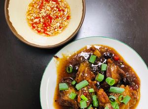 Hình của món Sườn non sốt me.