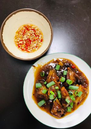 Hình của món Sườn non sốt me.