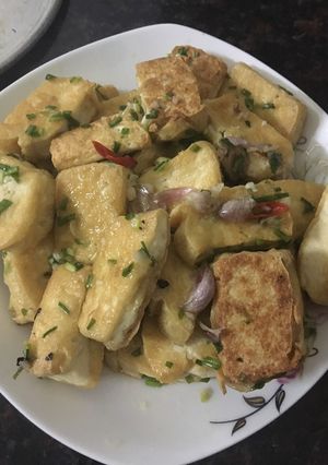 Hình của món Đậu chiên tắm mắm hành.