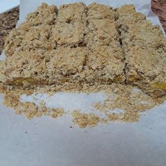 A picture of Peach Oatmeal Bars.