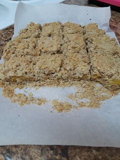 A picture of Peach Oatmeal Bars.