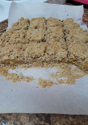 A picture of Peach Oatmeal Bars.