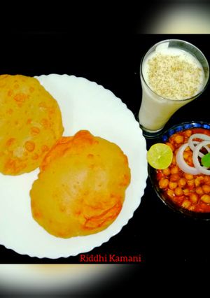 ઘઉં ના લોટ ના ભટુરા (Wheat Flour Bhature Recipe In Gujarati) રેસીપી મુખ્ય ફોટો