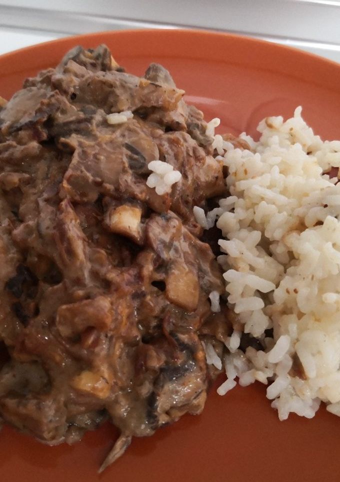 Una foto de Pechuga con almendra y dátiles en salsa sojaperrins