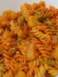 Una foto de Espirales con calabacín y salsa de soja y teriyaki