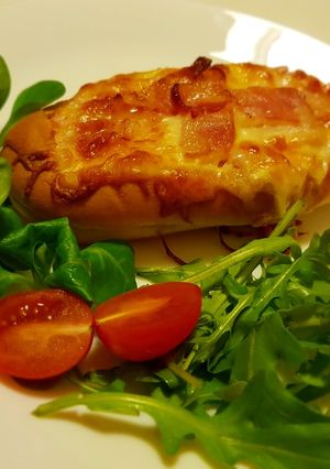 Töltött hotdog kifli recept fotója