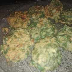 Una foto de Buñuelos de acelga a la sartén
