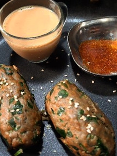 બાજરા મેથી મૂઠિયાં (Bajra Methi Muthia Recipe In Gujarati) રેસીપી મુખ્ય ફોટો