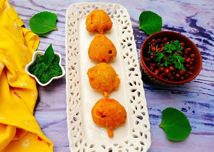 Ajwain Patte ke Pakode or Carom Leaf Fritters