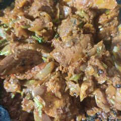A picture of लहसुनी चिकन.