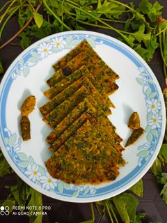 क्रिस्पी पालक पराठे (Crispy palak parathe recipe in Hindi) रेसिपी मुख्य फोटो
