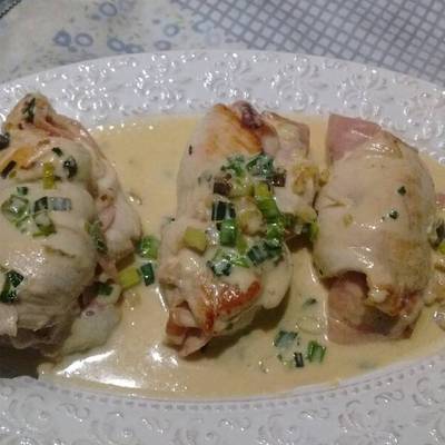 Rollitos de pollo rellenos con salsa Receta de Yamila- Cookpad