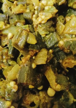 प्याज वाली भिंडी (pyaz wali bhindi recipe in Hindi) रेसिपी मुख्य फोटो