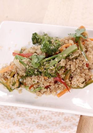 Una foto de Salteado de quinoa y vegetales - Quick Quinoa & Rice Cooker |Lékué